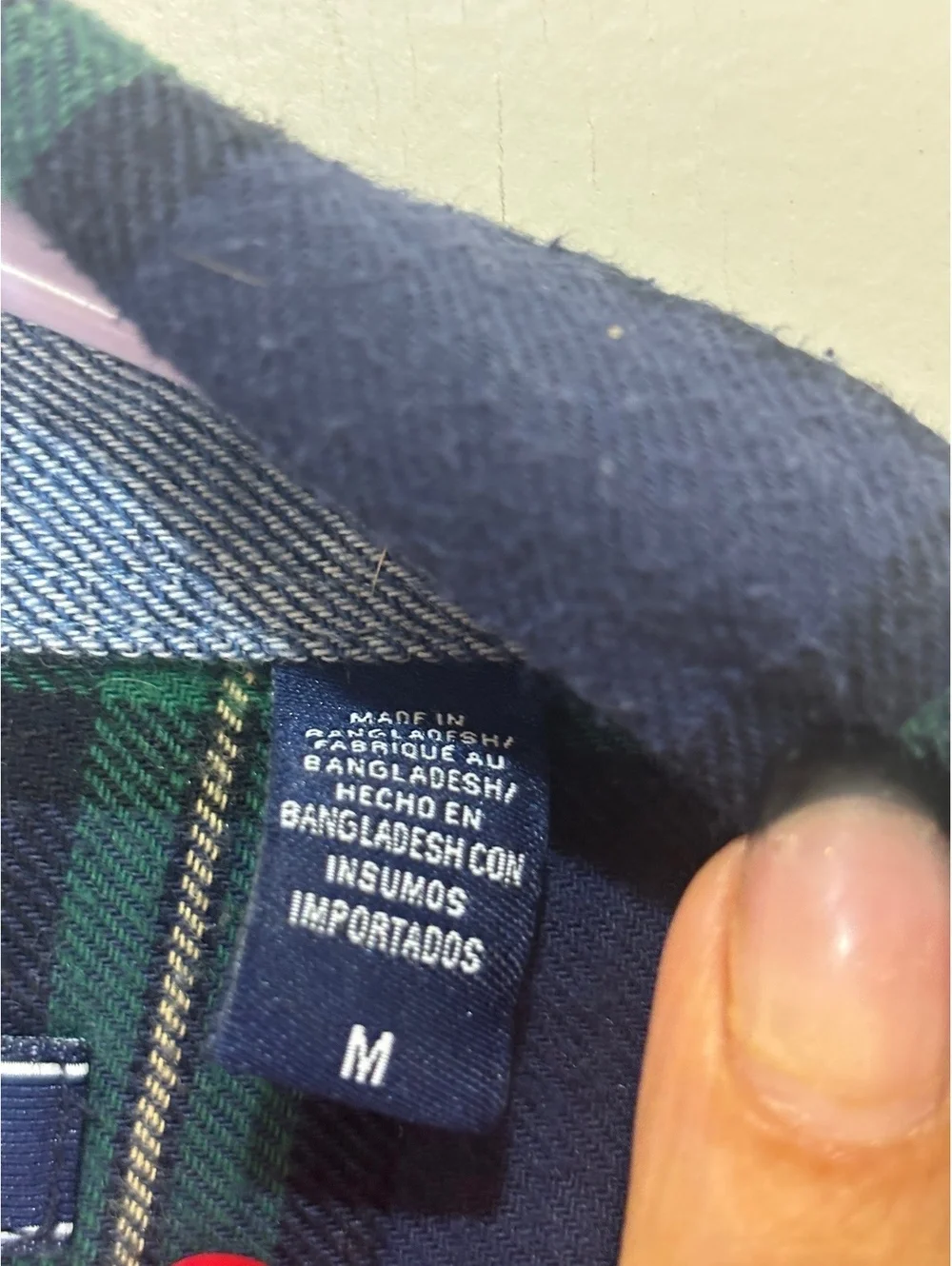 IZOD Men’s Medium Plaid Flannel Shirt Navy Green Red Button Down Long Sleeve